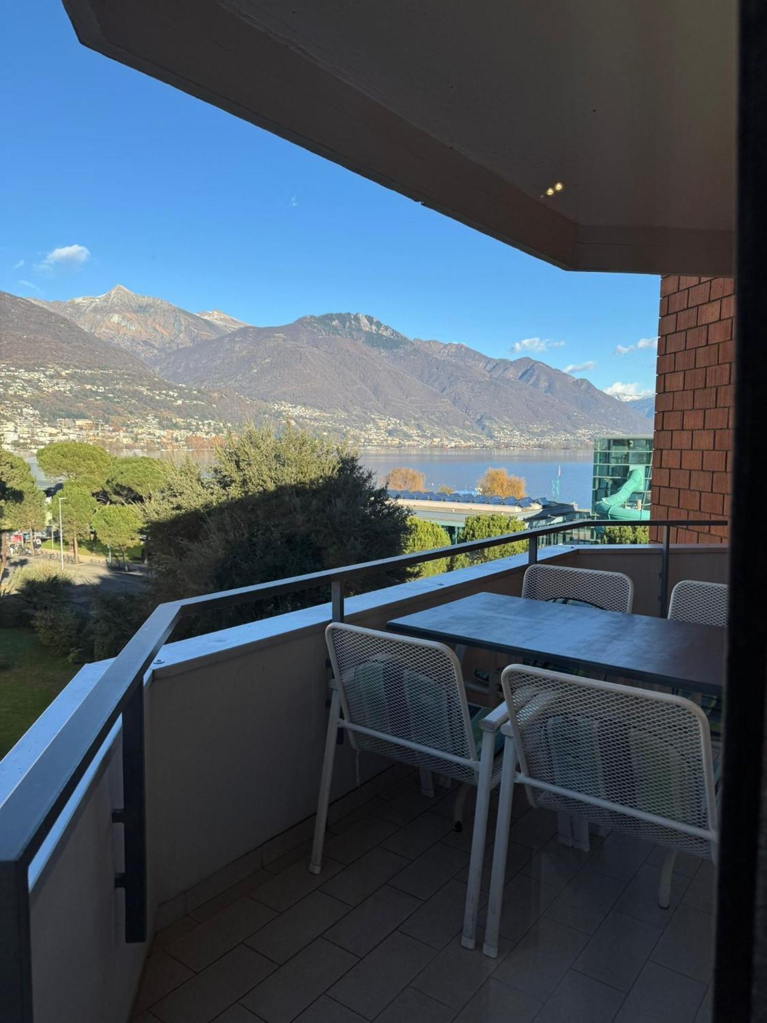 Locarno: Casa Lidoアパートメント エクステリア 写真